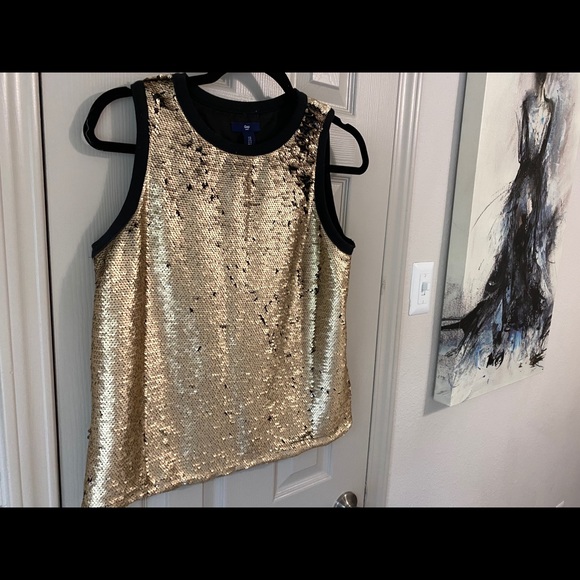 Size Small: GAP Gold Sequin Top - Picture 1 of 3